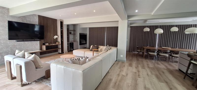 5 Bedroom Property for Sale in Outeniqua Strand Western Cape